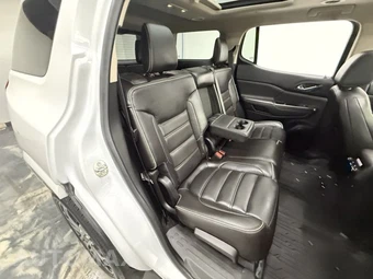 2018 GMC Acadia Denali - miniatura 28
