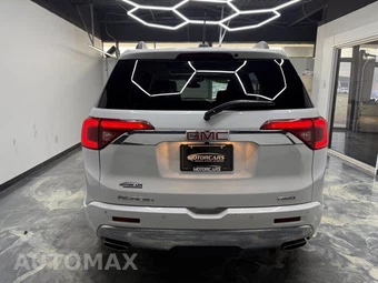 2018 GMC Acadia Denali - miniatura 4