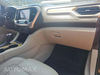 2018 GMC Acadia Denali 5SA – miniatura 17