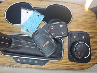 2018 GMC Acadia Denali 5SA – miniatura 5