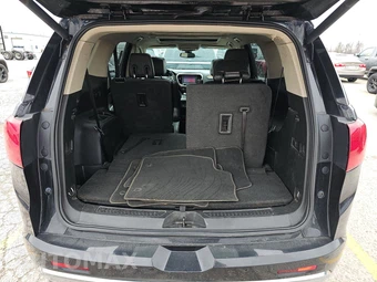 2018 GMC Acadia Denali 5SA – miniatura 16