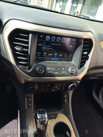 2018 GMC Acadia Denali 5SA - miniatura 10