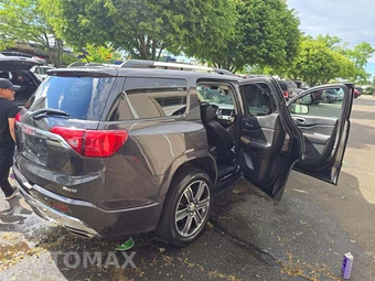 2018 GMC Acadia Denali 5SA - miniatura 3