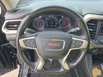 2018 GMC Acadia Denali 5SA – miniatura 10