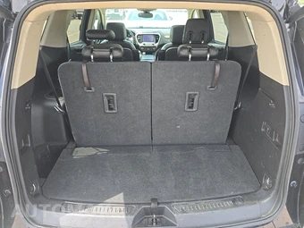 2018 GMC Acadia Denali 5SA – miniatura 17