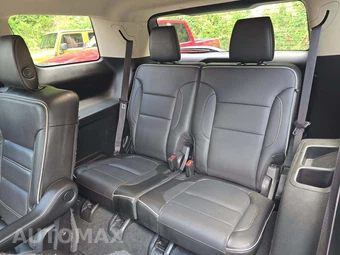 2018 GMC Acadia Denali 5SA – miniatura 11