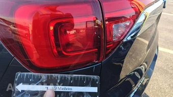 2018 GMC Acadia Denali 5SA – miniatura 33