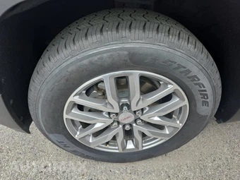 2018 GMC Acadia SLE-2 3SB - miniatura 8