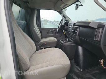2018 GMC Savana 2500 Cargo Van 1WT 135.0" WB - miniatura 8