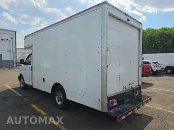 2018 GMC Savana 3500 Cutaway 1WT – miniatura 6