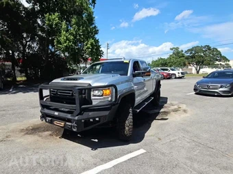 2018 GMC Sierra 2500 Denali HD Crew Cab Medium Bed 5SA
