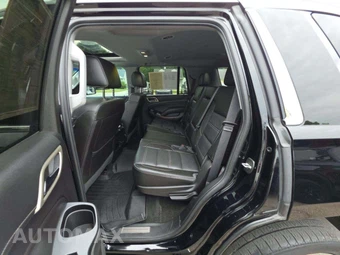 2018 GMC Yukon Denali - miniatura 13