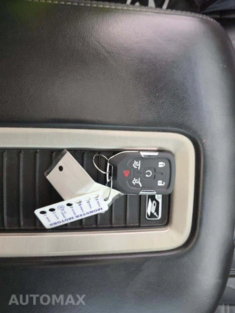 2018 GMC Yukon Denali - miniatura 8
