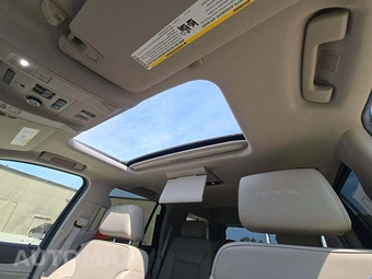 2018 GMC Yukon Denali - miniatura 8