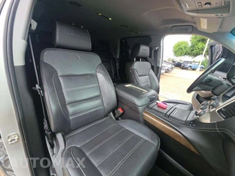 2018 GMC Yukon Denali 5SA - miniatura 19