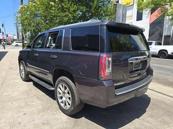 2018 GMC Yukon Denali 5SA - miniatura 2