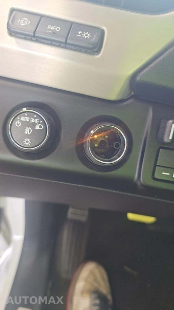 2018 GMC Yukon Denali 5SA - miniatura 24