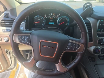 2018 GMC Yukon Denali 5SA - miniatura 10