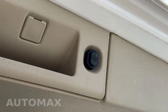 2018 GMC Yukon Denali 5SA - miniatura 21