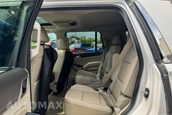 2018 GMC Yukon Denali 5SA - miniatura 22