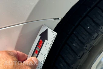 2018 GMC Yukon Denali 5SA - miniatura 46