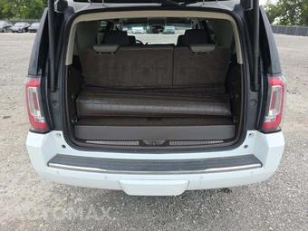 2018 GMC Yukon Denali 5SA - miniatura 12