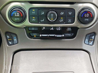 2018 GMC Yukon Denali 5SA - miniatura 29