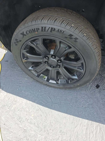 2018 GMC Yukon Denali 5SA – miniatura 28