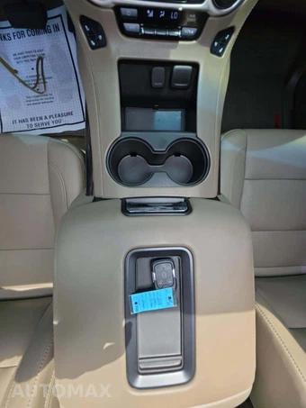 2018 GMC Yukon SLT 4SA - miniatura 8