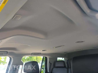 2018 GMC Yukon SLT 4SA - miniatura 11