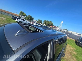 2018 GMC Yukon XL SLT 4SA – miniatura 9