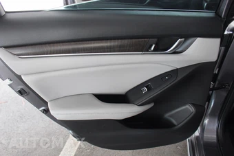 2018 Honda Accord Sedan Touring 2.0T - miniatura 33