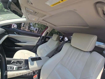 2018 Honda Accord Sedan Touring 2.0T - miniatura 8