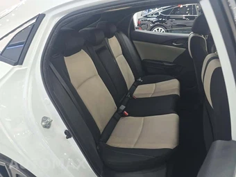 2018 Honda Civic Hatchback EX - miniatura 16