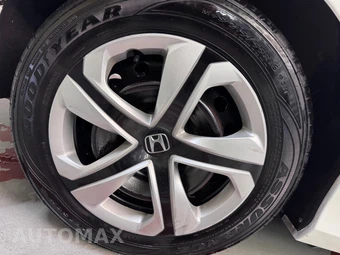 2018 Honda Civic Sedan LX - miniatura 9