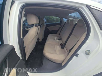 2018 Honda Civic Sedan LX - miniatura 10