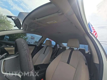 2018 Honda Civic Sedan LX - miniatura 8