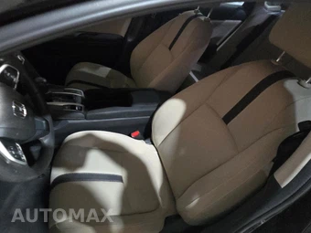 2018 Honda Civic Sedan LX - miniatura 8