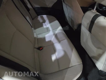 2018 Honda Civic Sedan LX - miniatura 9