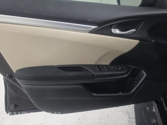 2018 Honda Civic Sedan LX - miniatura 9