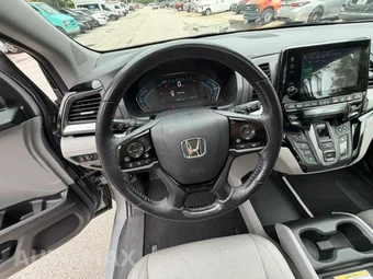 2018 Honda Odyssey Elite 118.1" WB - miniatura 13
