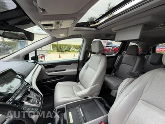 2018 Honda Odyssey Elite 118.1" WB - miniatura 15