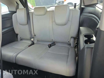 2018 Honda Odyssey Touring 118.1" WB - miniatura 11