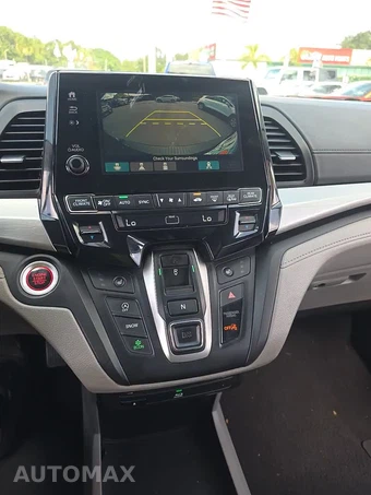 2018 Honda Odyssey Touring 118.1" WB - miniatura 27