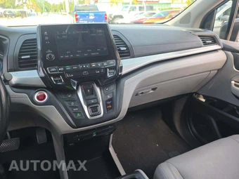 2018 Honda Odyssey Touring 118.1" WB - miniatura 7