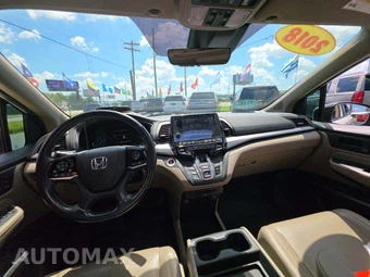 2018 Honda Odyssey Touring 118.1" WB - miniatura 10