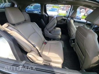 2018 Honda Odyssey Touring 118.1" WB - miniatura 17