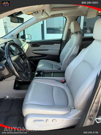 2018 Honda Odyssey Touring 118.1" WB - miniatura 10