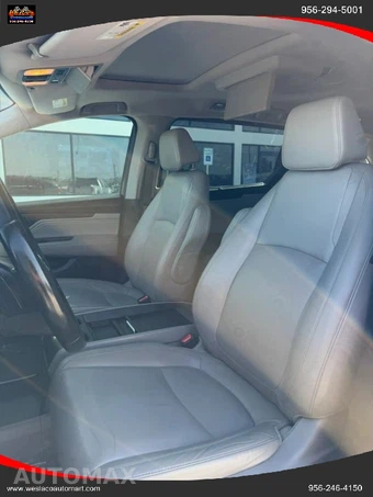 2018 Honda Odyssey Touring 118.1" WB - miniatura 11