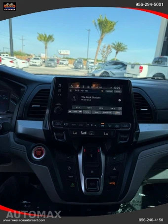 2018 Honda Odyssey Touring 118.1" WB - miniatura 14